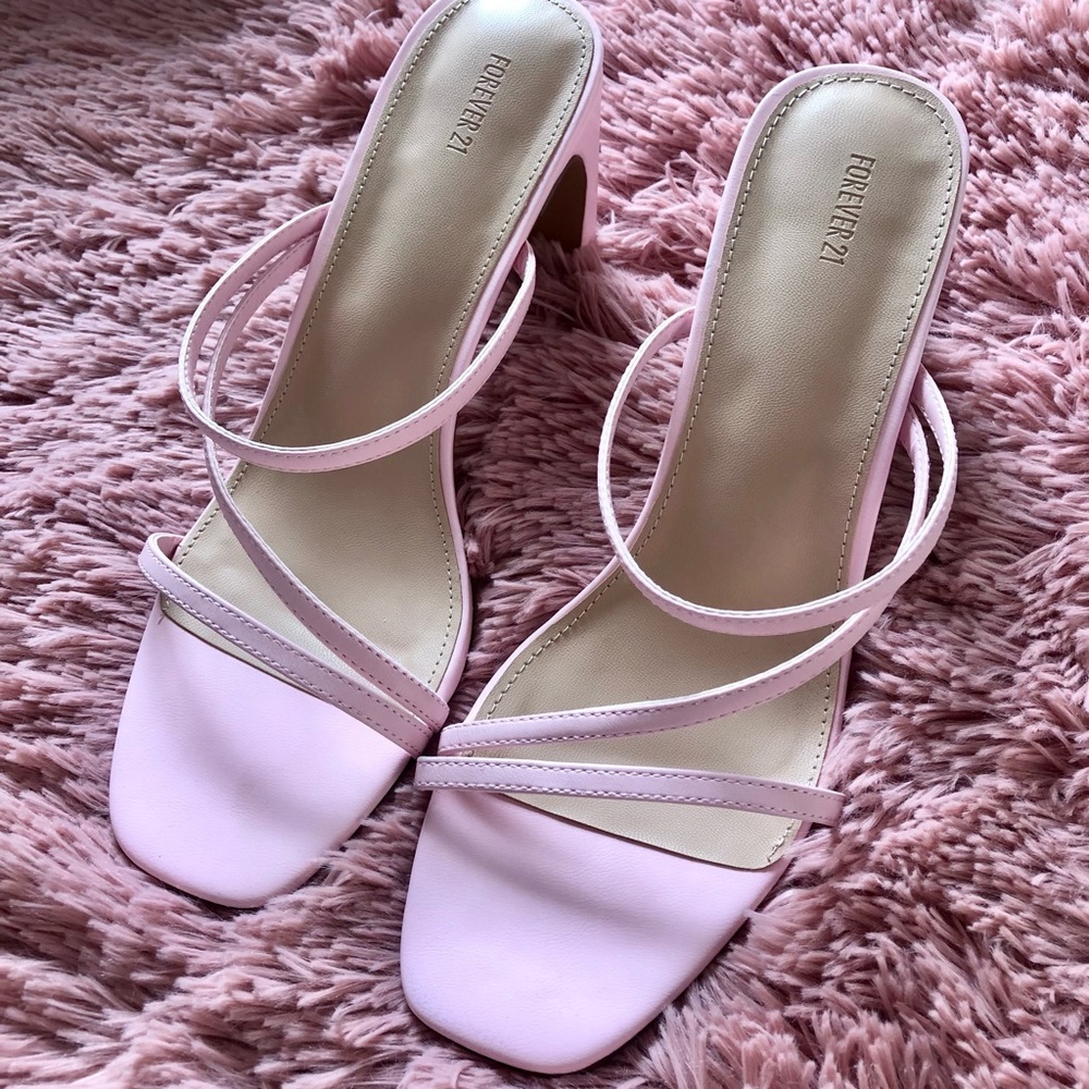 Forever 21 faux leather strappy sandals pink NEW